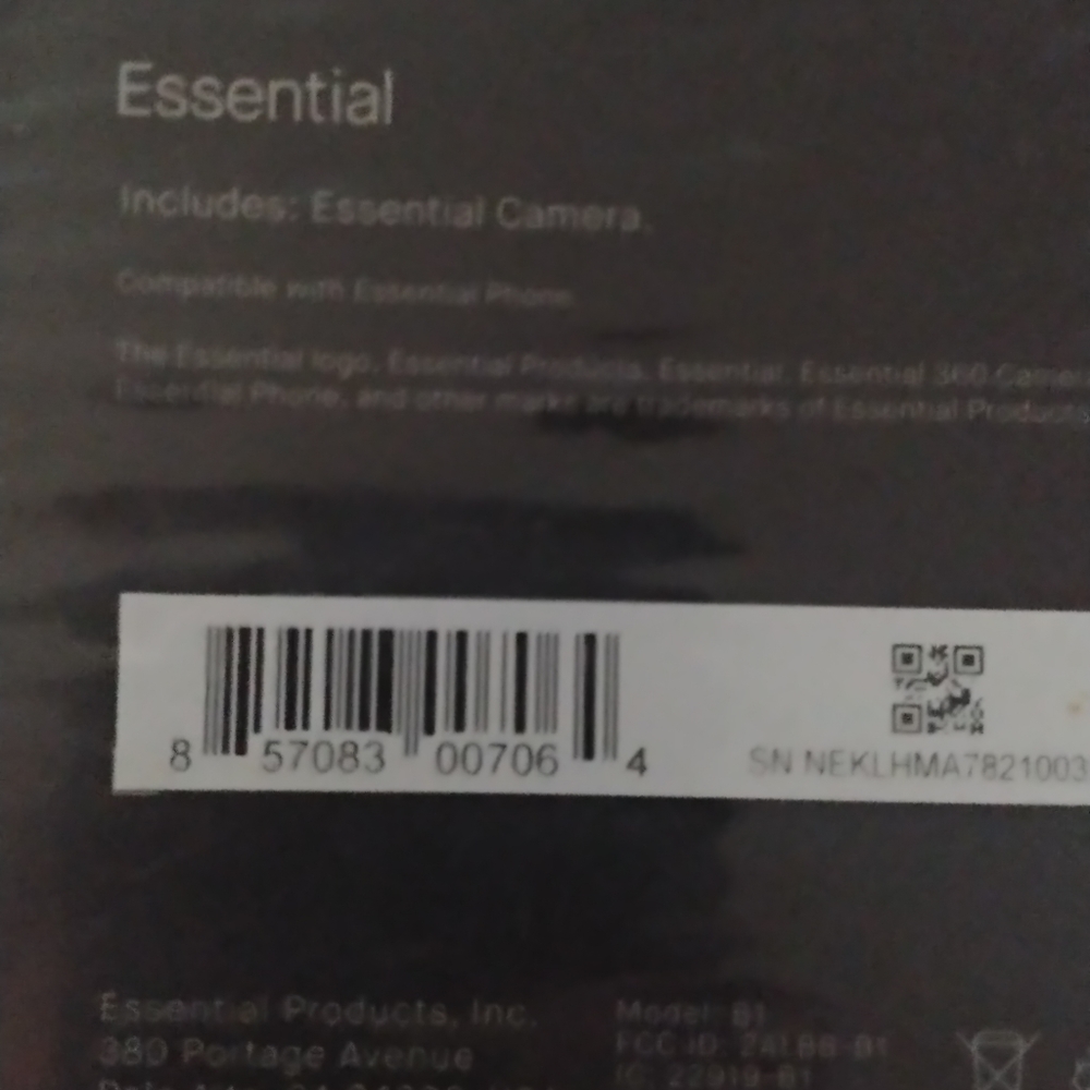Essential camera - Picture 2 of 2